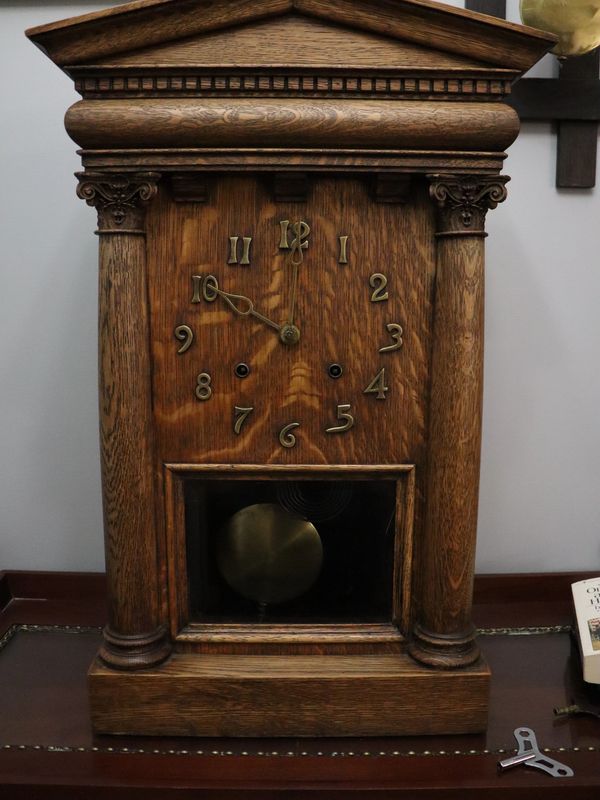 Canadian mantle clock 