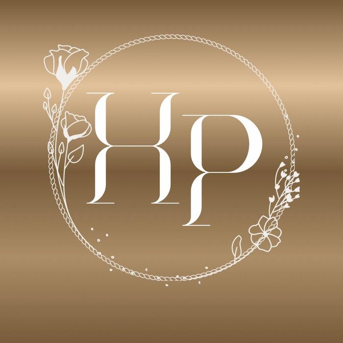 Elegant floral motif with handcrafted charm