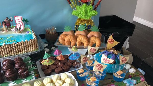 “Maui” themed dessert table