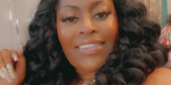 Welcome to Jazzyliciouz Nailz! I'm so excited to share my passion for nails with you. As a licensed 