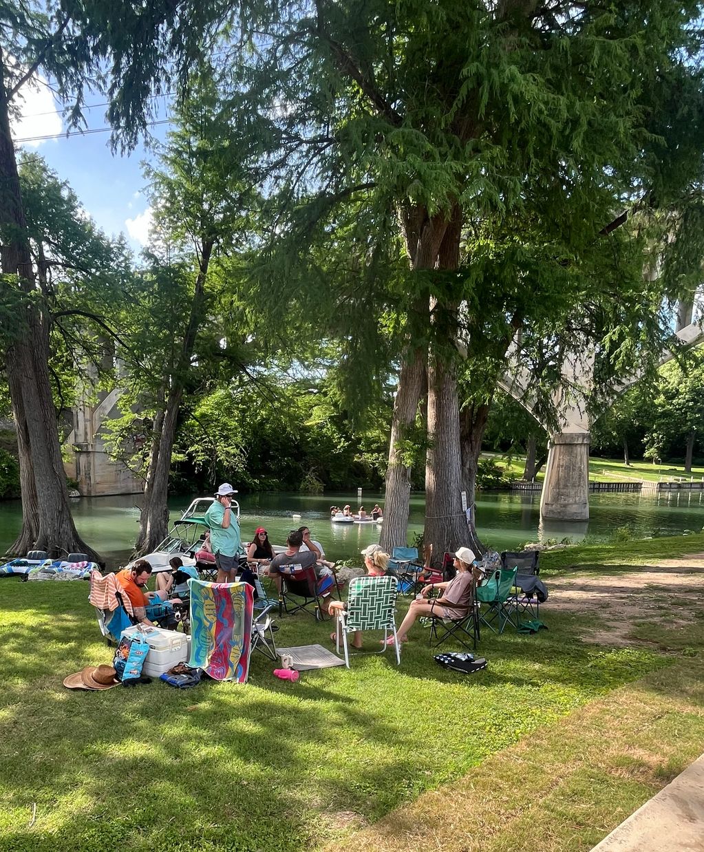 We at River Ranch RV Resort pride ourselves as a family friendly RV Park for guests of all ages. Riv