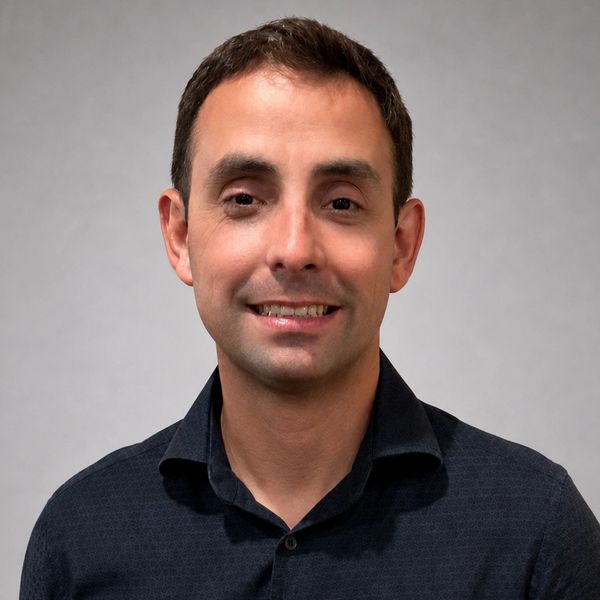 Luis Mendes, Senior Bookkeeper & Office Admin at DBD Westcoast Construction, professional headshot.
