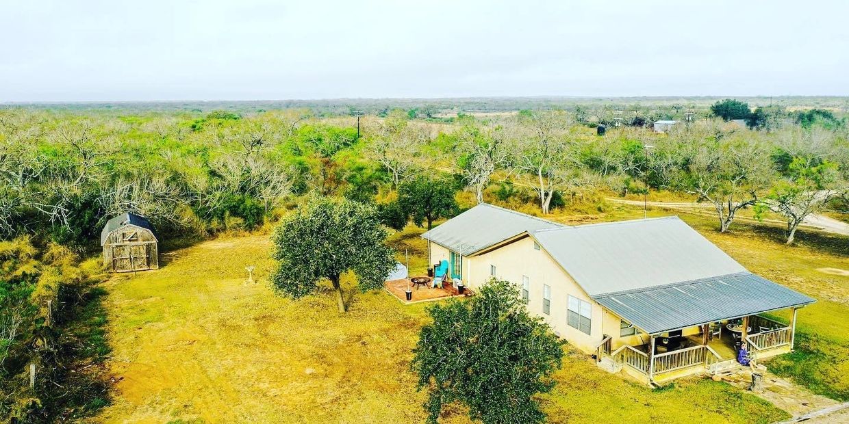 Aerial photo of Hideaway in Hindes. 