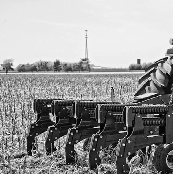 Subsoiling
Subsoiler
Hardpan
Soil Compaction
soil
crop yield
water
roots
