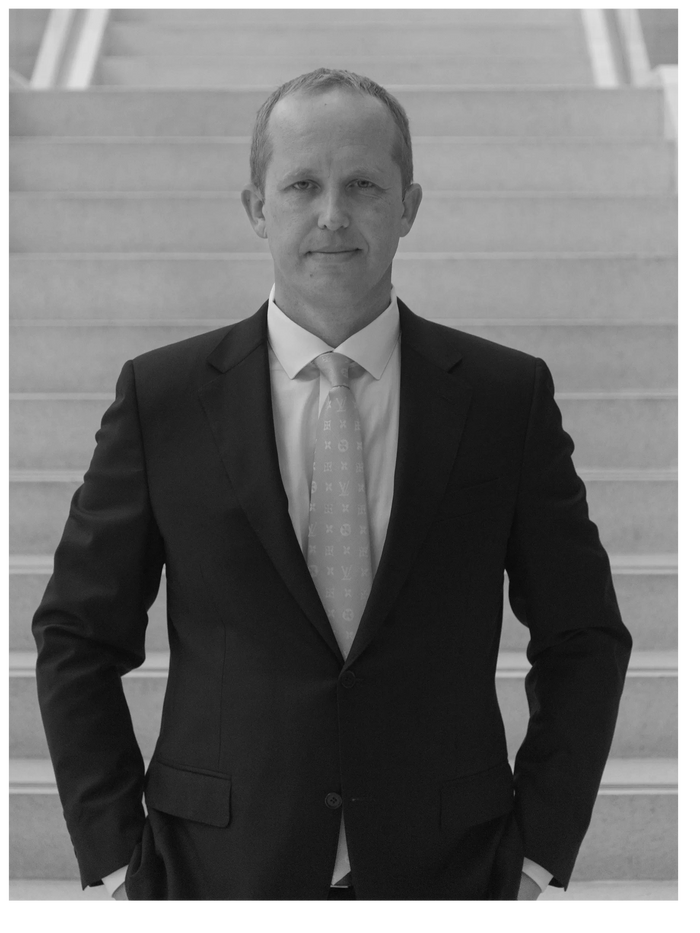 Maxim Gutsan, Toronto Notary Public 