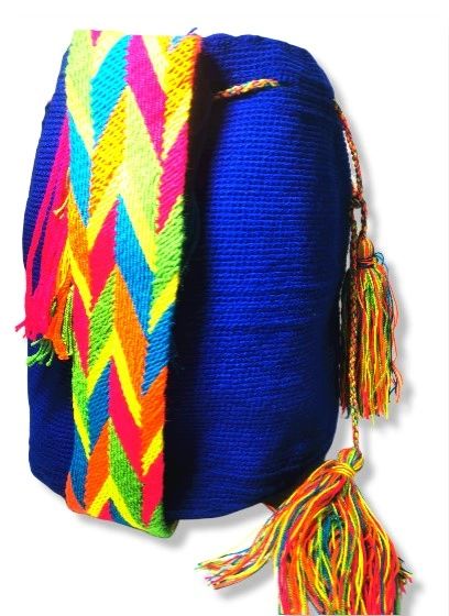 Bolsos Colombianos Wayuu, Auténticos bolsos, a mano con ayuda de pequeña maquinaria