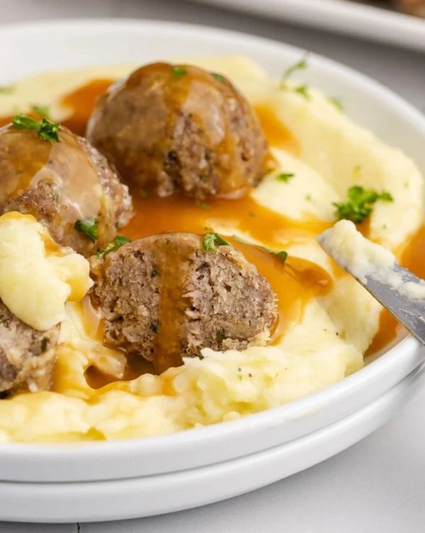 Meatballs (beef) with Mashed Potato (3 pcs)