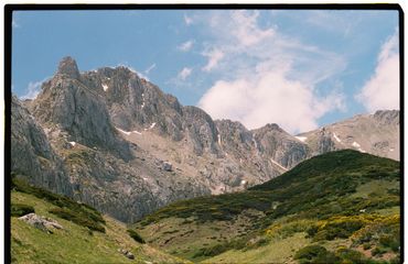 Ren Rox, 35mm landscape photography, shot on film, Kodak Portrait, Kodak Ektar. León, Spain 