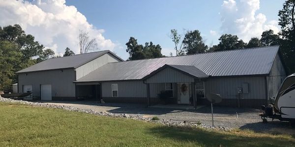 Construction experts specializing in custom built barndominums, new additions & remodels.