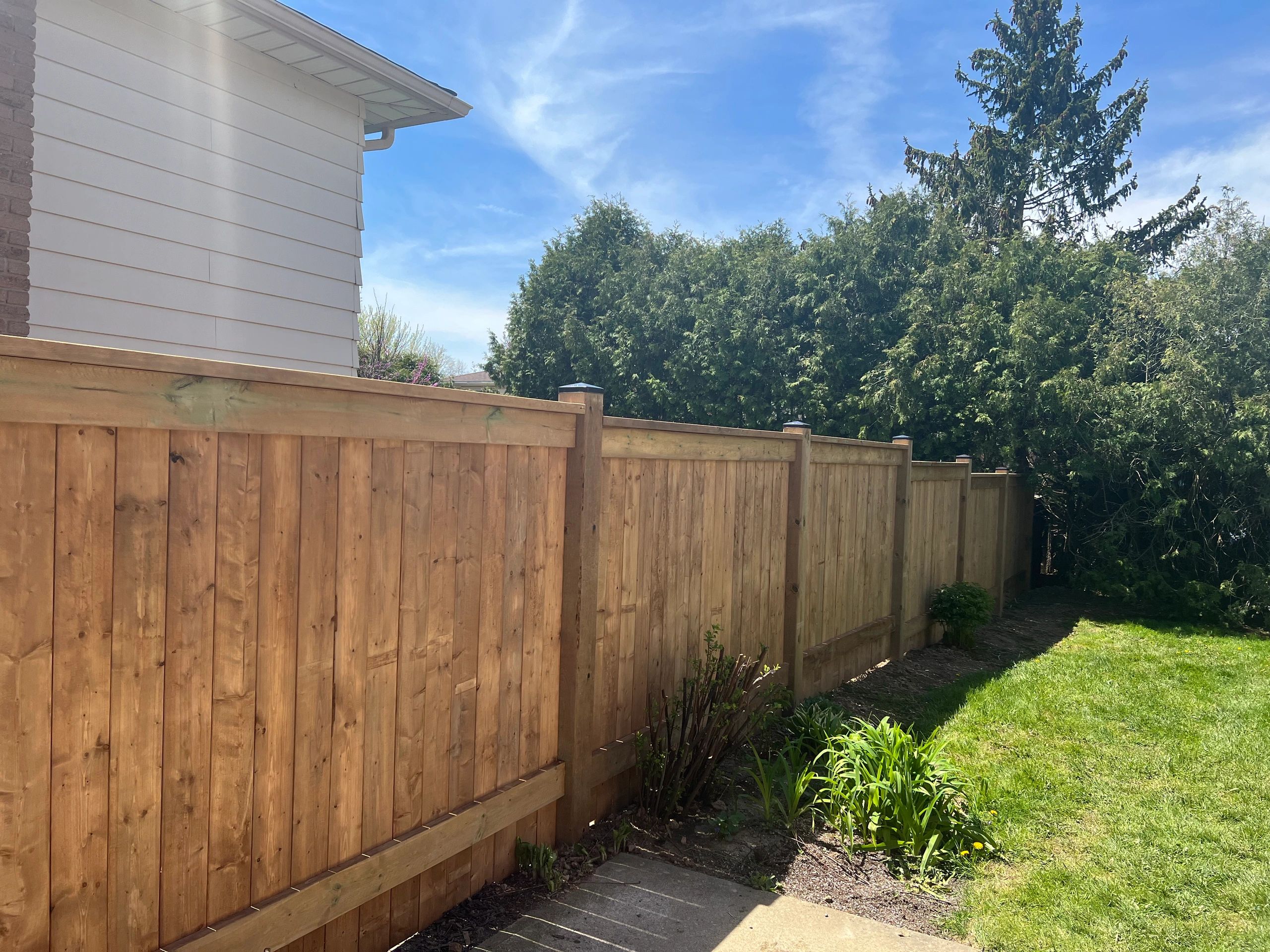 6ft full privacy fence with 2x6 framing and 6x6 posts