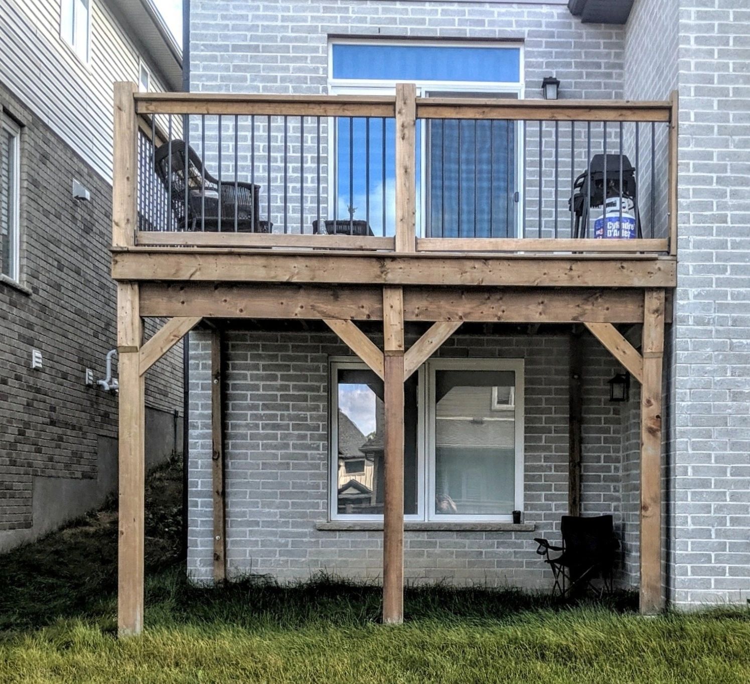Custom deck project by Forrest City Fencing London Ontario