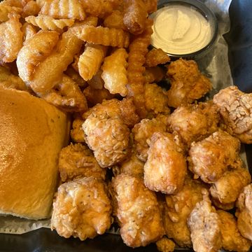 Salmon Bites & Fries with dipping sauce 
