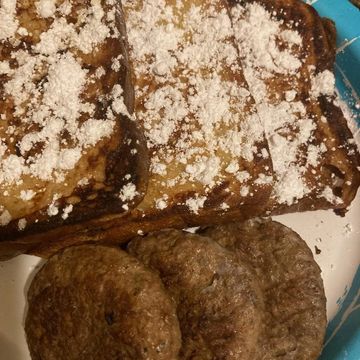 French Toast and Turkey Sausage 