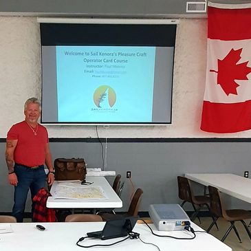 Paul Moorey instructing a boaters card course