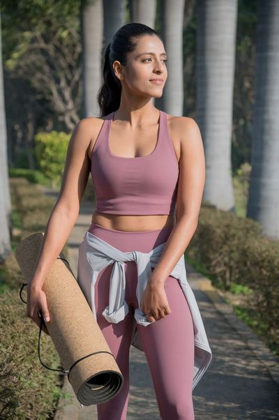 meher borthakur, meheronfie, mofwellness, fitness, health, yoga