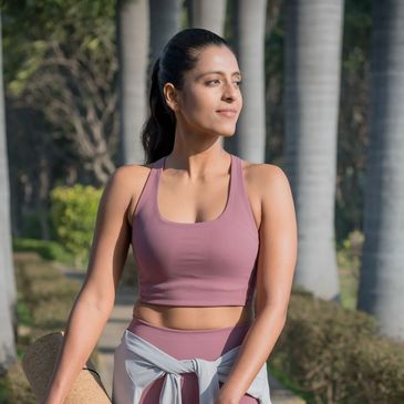 fitness coaches, bodyweight training, online fitness programs, and luxury wellness.