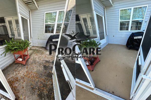 Soft washing in Hammock Dunes, safely removing algae, mold, and mildew from luxury homes.