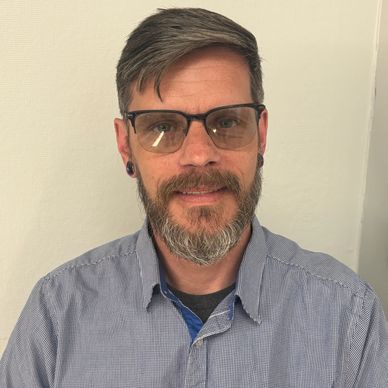 Male therapist in Lansing, MI 