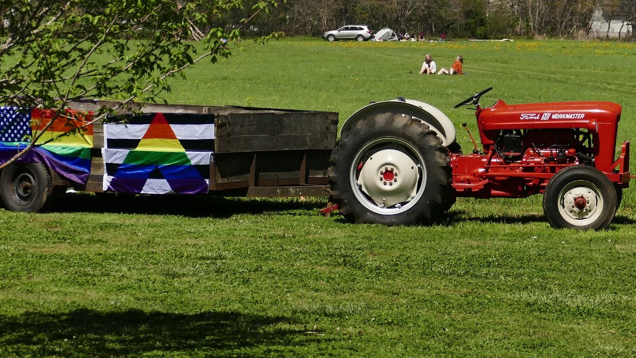 The old Ford 601 Workmaster and the hay wagon 