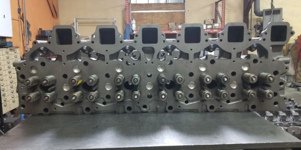 Caterpillar CAT 3406B Diesel Engine Cylinder Head