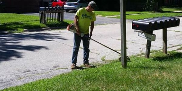Mowing & Trimming with a tention to detail in Rockford IL | Zone 16T E: 327314.69 N: 4682003.38