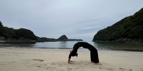Yoga by the ocean in Shimoda 