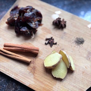 winter spices cinnamon ginger dates black pepper cloves star aniseed