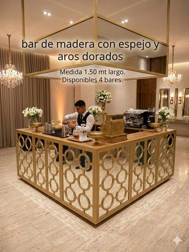 Bar de madera y espejo 