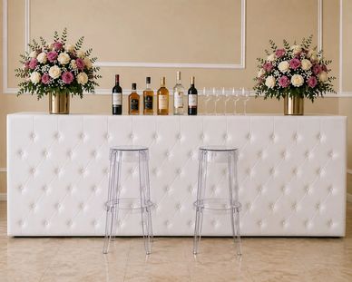Bar de cuerina capitoneado color blanco