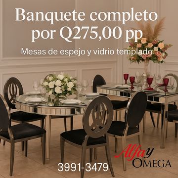 Montaje de mesa redonda de espejo biselado con sillas de acero inoxidable color silver,cojin negro