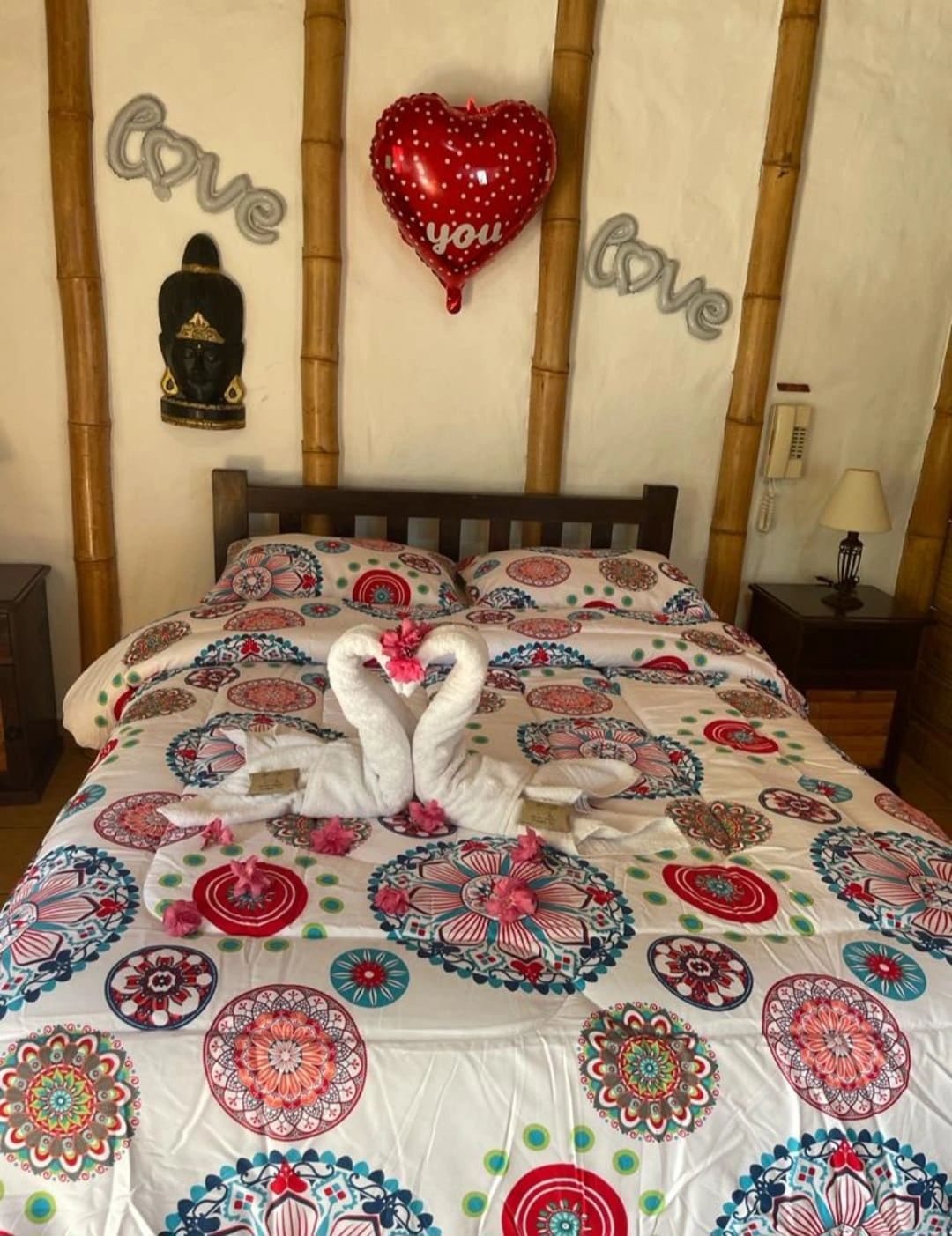 Bungalow Bikini — interior habitación