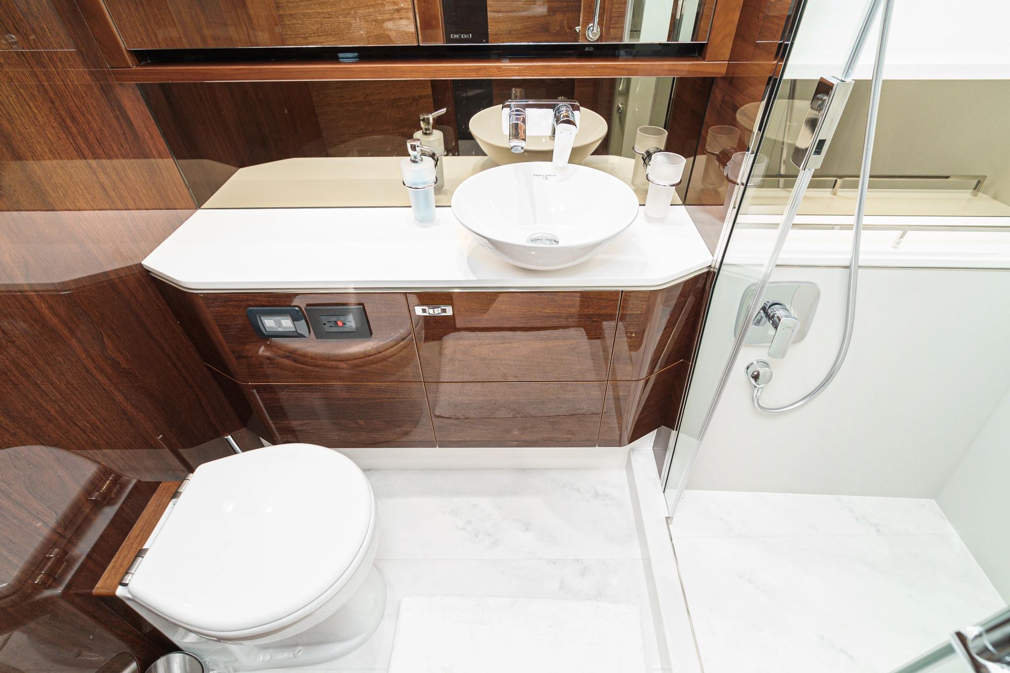 Day head/bathroom