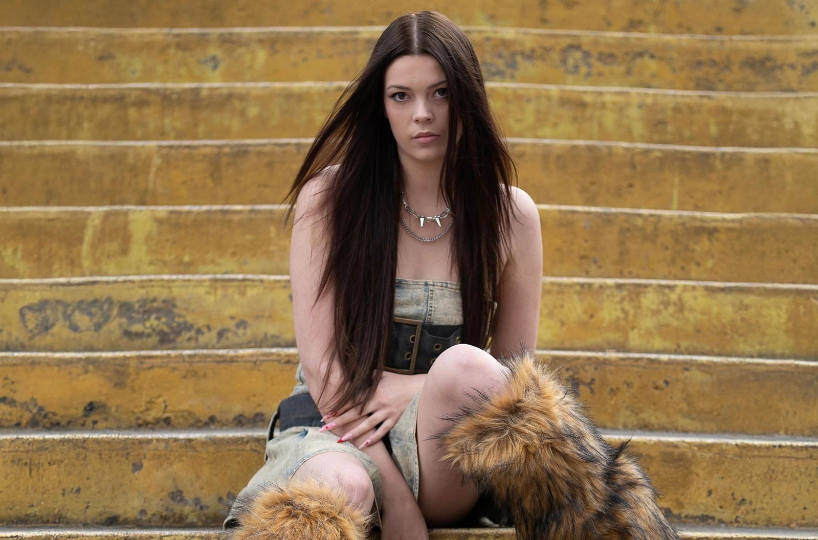 Bio | Courtney Hadwin