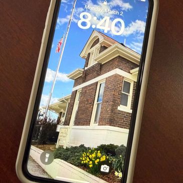 Phone image of the brick building of the Spring City Chamber of Commerce.