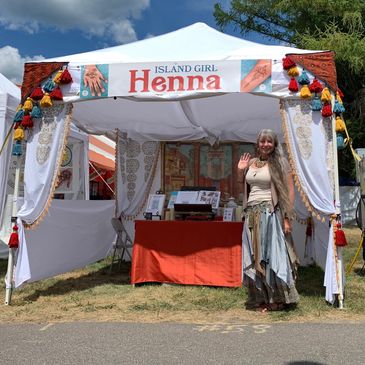 Henna booth. Festival henna. Henna tent. 