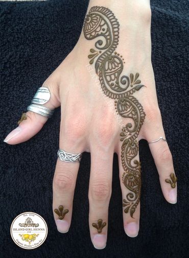 Arabic fusion henna design on hand