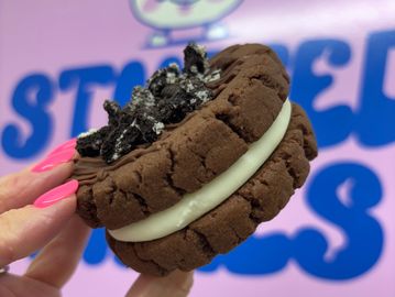 Oreo inspired cookie sandwich with white chocolate filling.