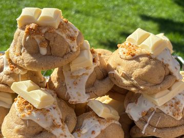 White chocolate & gingerbread stuffed cookie with runny white chocolate & Cadbury white chocolate