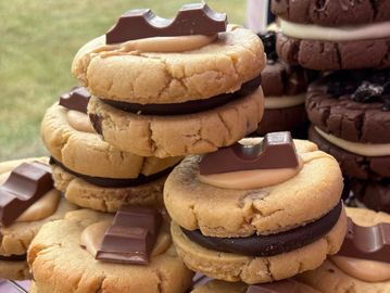 Kinder cookie sandwich with Caramilk and milk chocolate