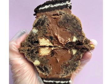 Oreo stuffed cookie with milk & white chocolate chips. Stuffed with milk chocolate.