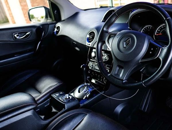 Full Interior detail Renault Koleos