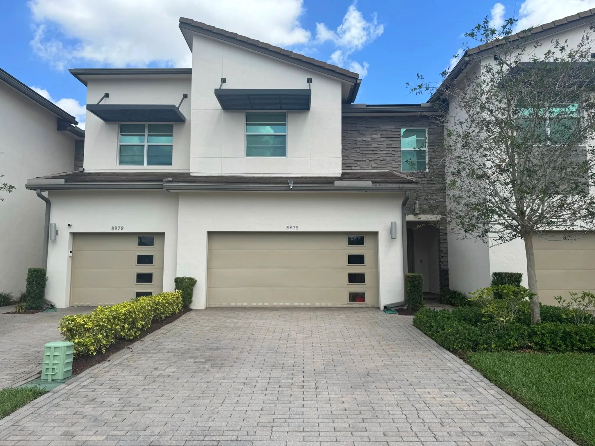 Front of 8975 Kingsmoor Way