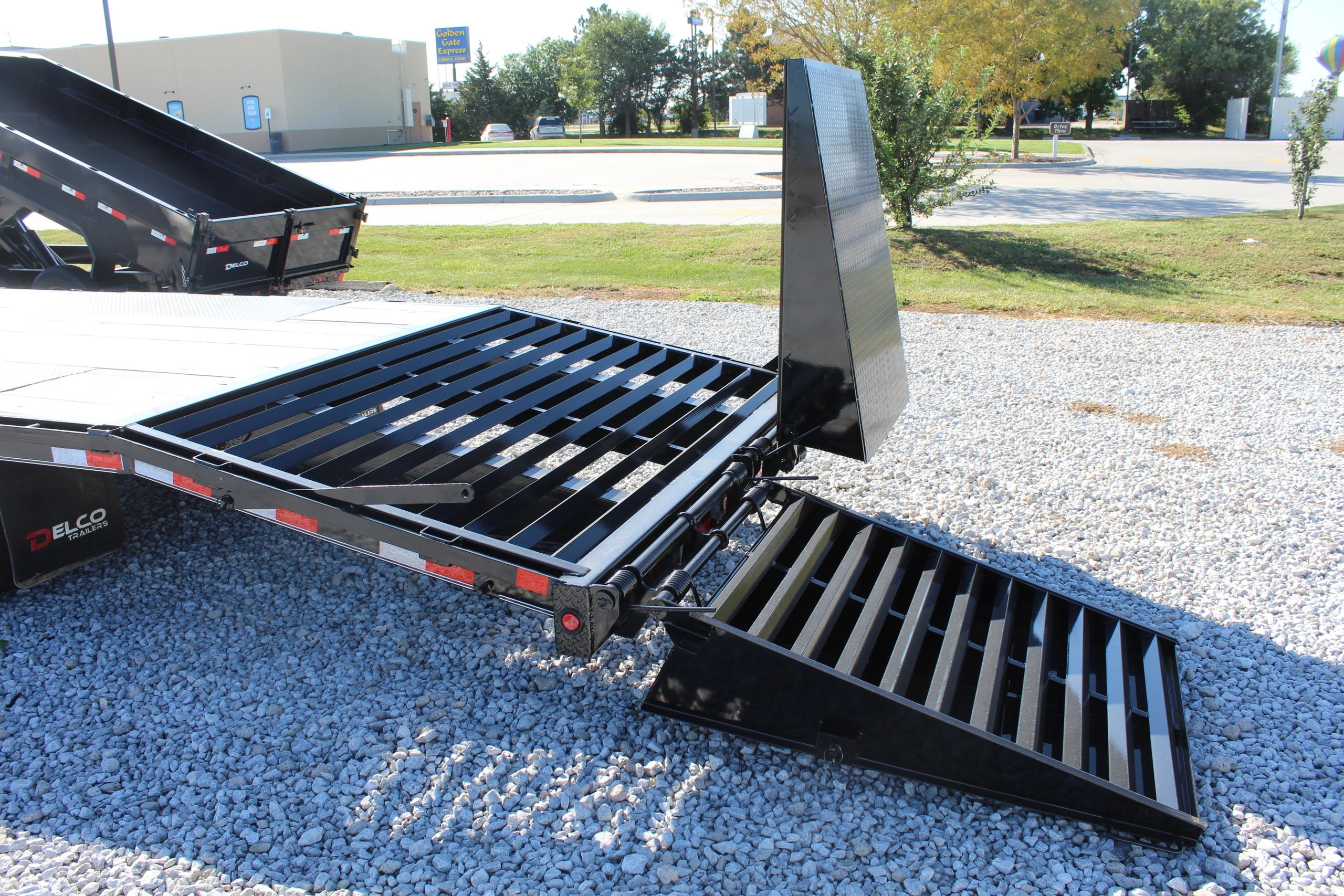 Gooseneck Flatbed Trailer