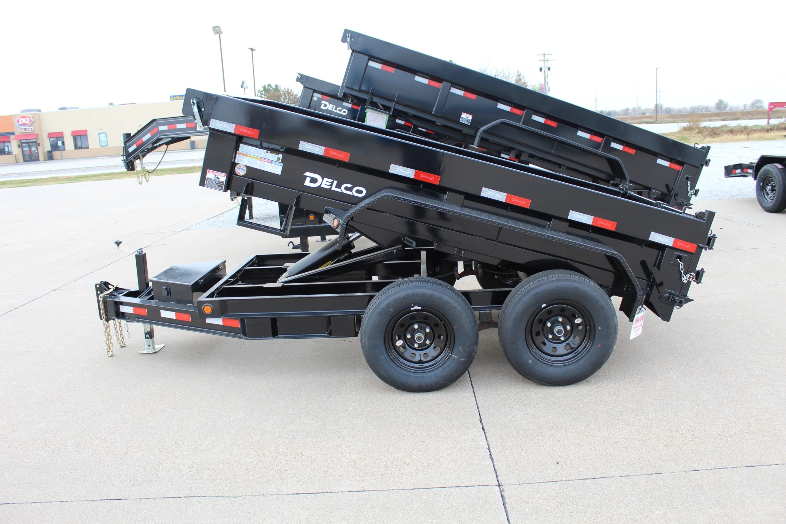 Bumper pull dump trailer