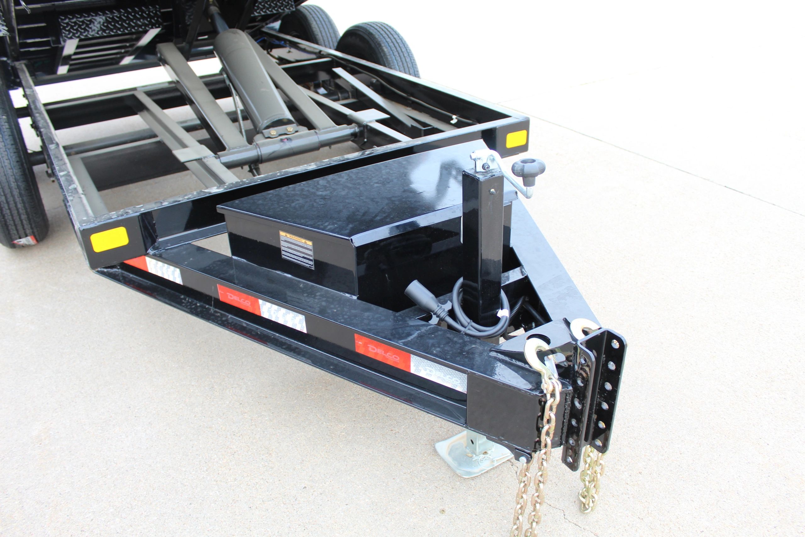 Bumper pull dump trailer