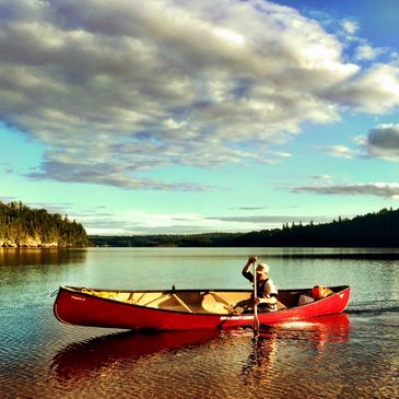Passionné de la nature et des sports nautiques. Le canot, mon premier amour, en lac et en rivière.
