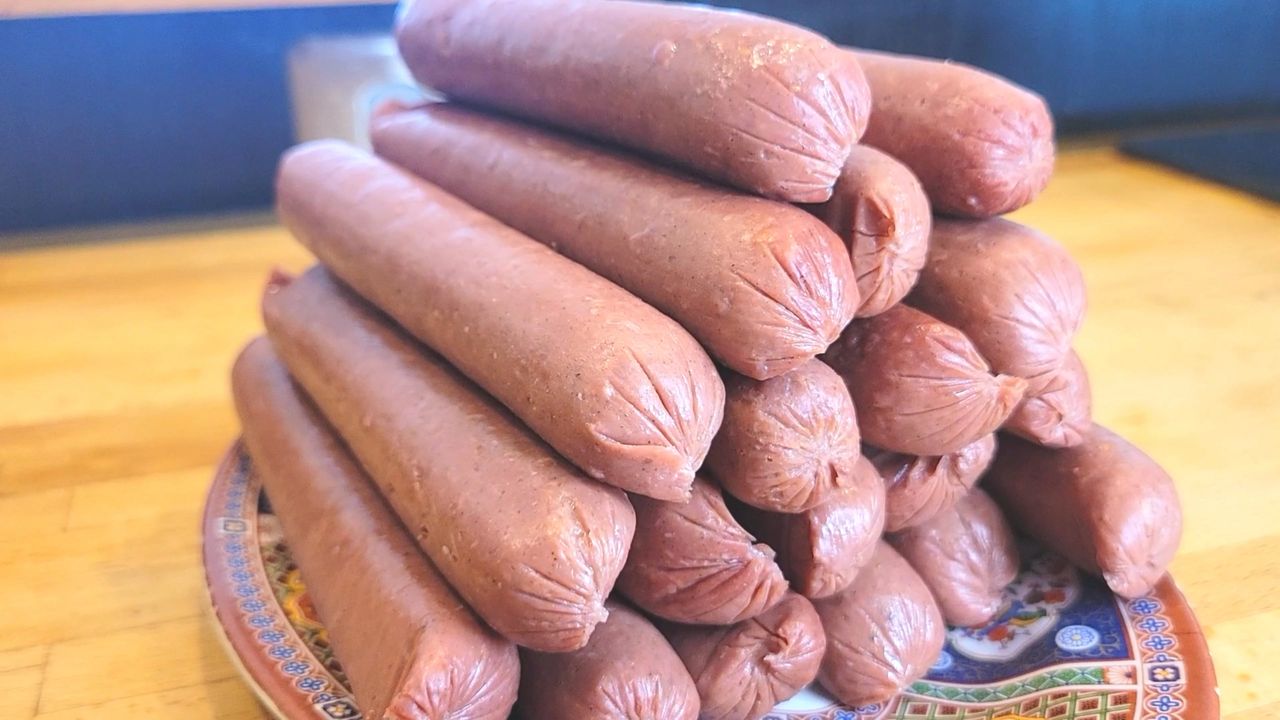 No, Vienna Sausages Aren't Just Canned Hot Dogs 