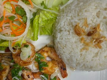 Grill shrimp with scallion oil