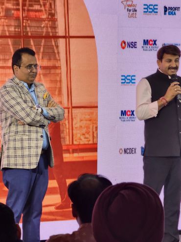 Chief Guest - Manoj Tiwari Ji embracing our event : Corporate Events by Amore World