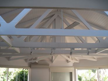 Utmost Painting & Maintenance - Your Local Interior & Exterior House Painter in Melbourne. 